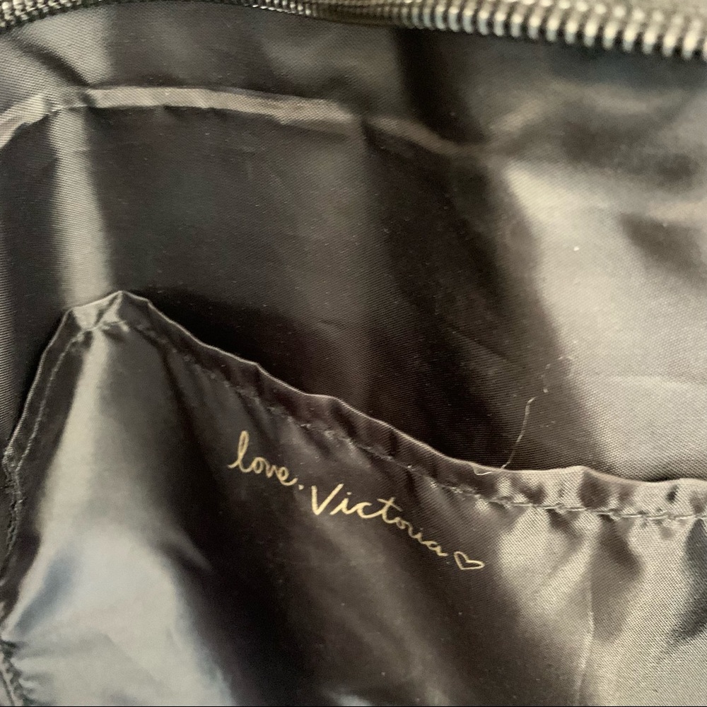 Victoria’s Secret Sequin Lips Large Tote Bag - Picture 6 of 9